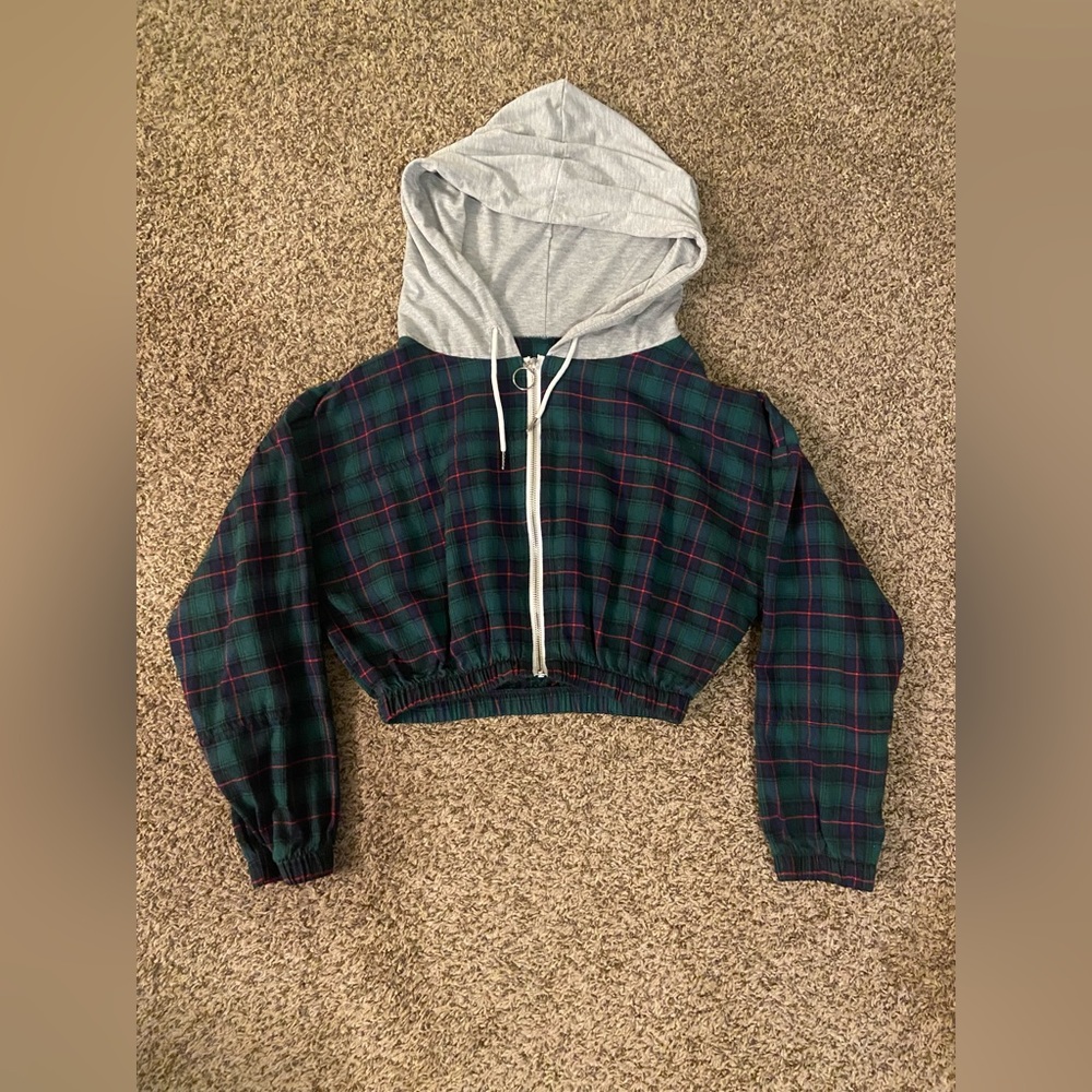Plaid cropped zip up jacket. Size Large